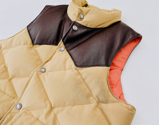 ダウンの素材別クリーニング方法：ポリエステル・ナイロン・レザーはどうする？